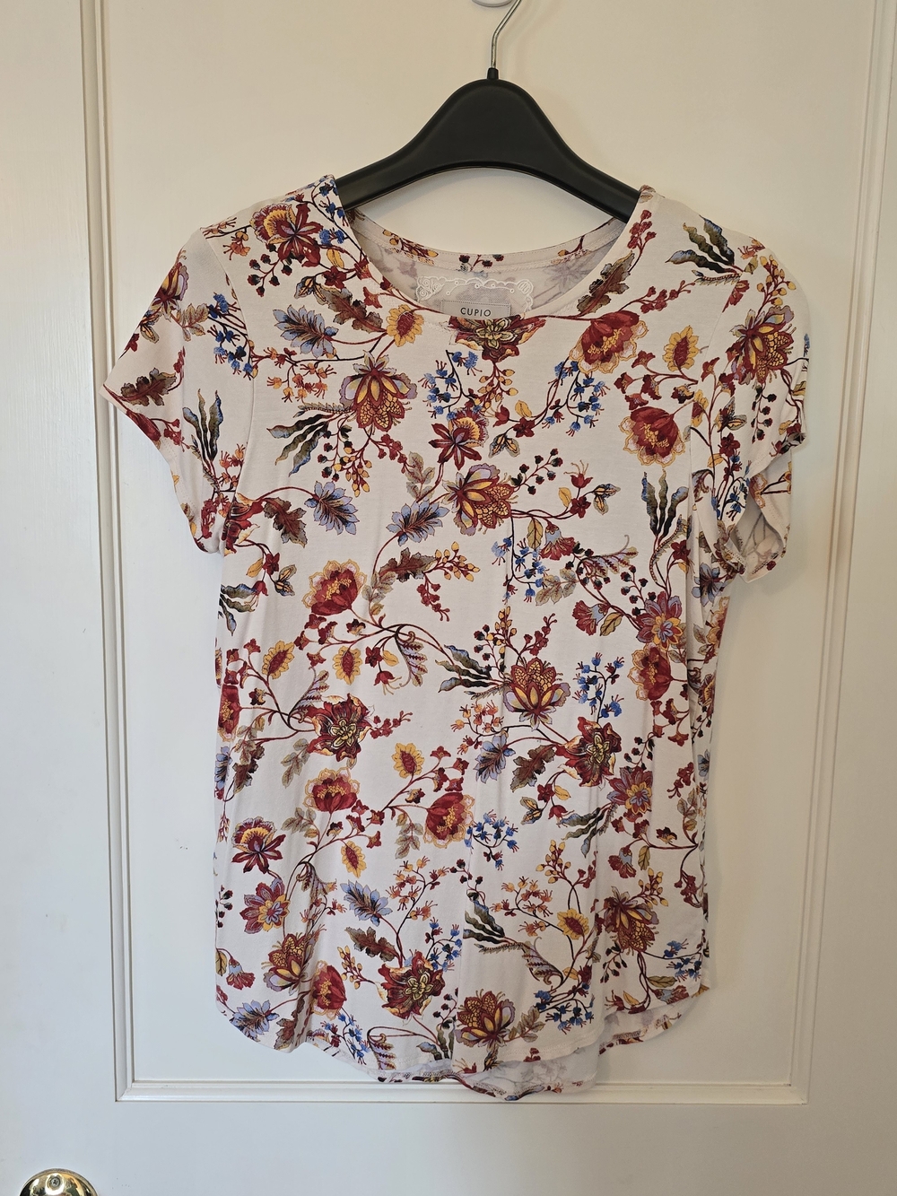 Cupio White Floral Crewneck Short Sleeve Tee